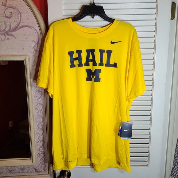 Nike Other - Michigan Nike XXL